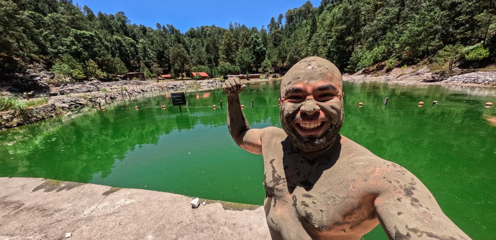 Aguas Termales En Los Azufres