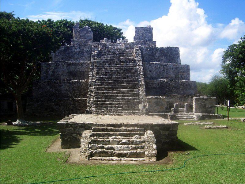 Museo Maya De Cancún Y Zona Arqueológica De San Miguelito