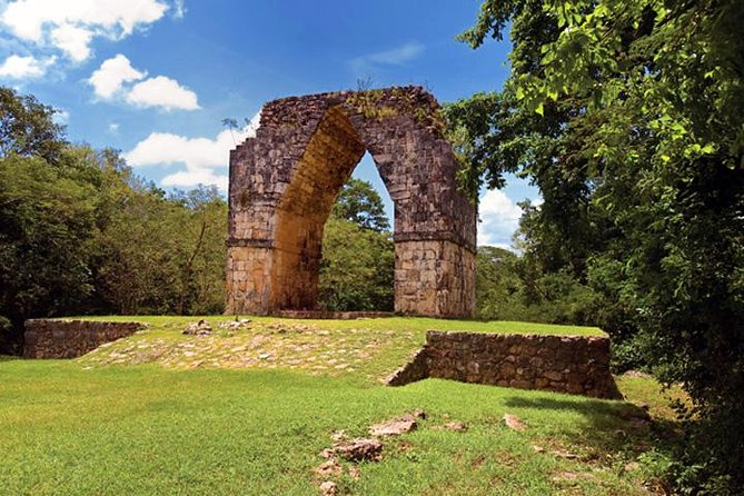 Ruinas Desconocidas De Izamal