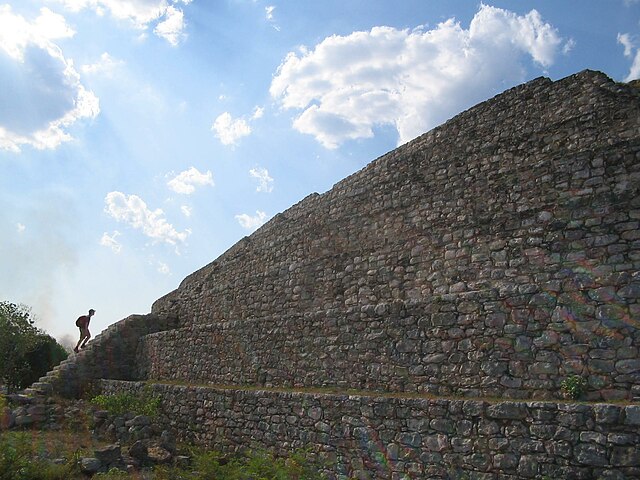 Zona Arqueológica Chaltún Há