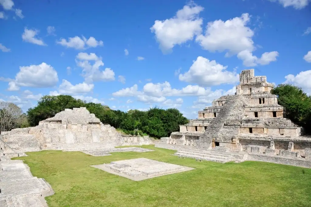 Zona Arqueológica De Aké Yucatán